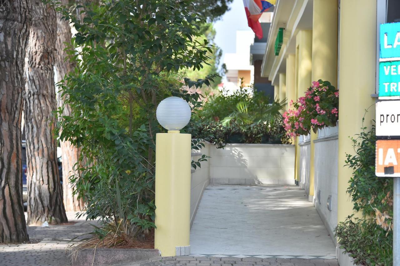 Hotel Golf ***S Bibione Buitenkant foto