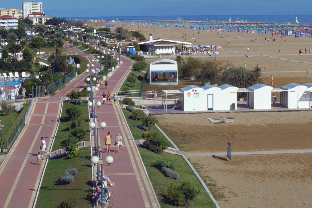 Hotel Golf ***S Bibione Buitenkant foto