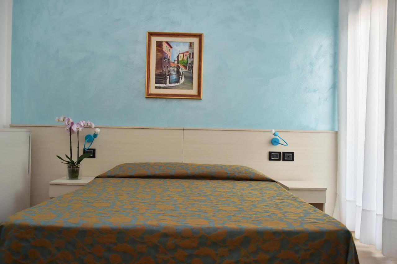 Hotel Golf ***S Bibione Buitenkant foto