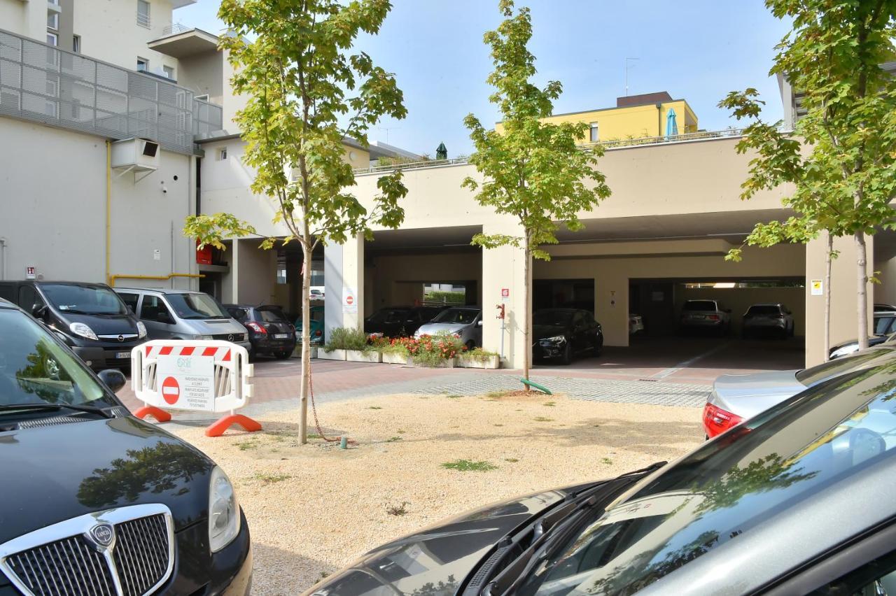 Hotel Golf ***S Bibione Buitenkant foto